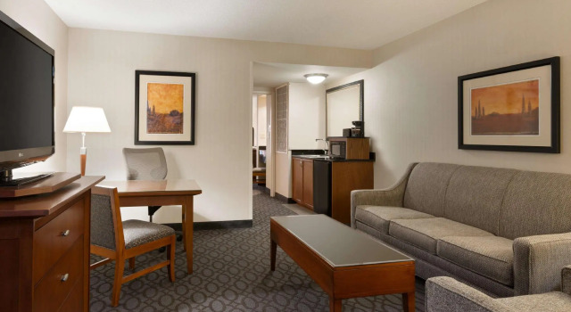 Двухместный номер Standard Embassy Suites by Hilton Dulles North Loudoun