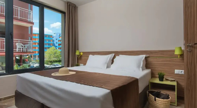 Room-tia Maria is Situated in the Southe
