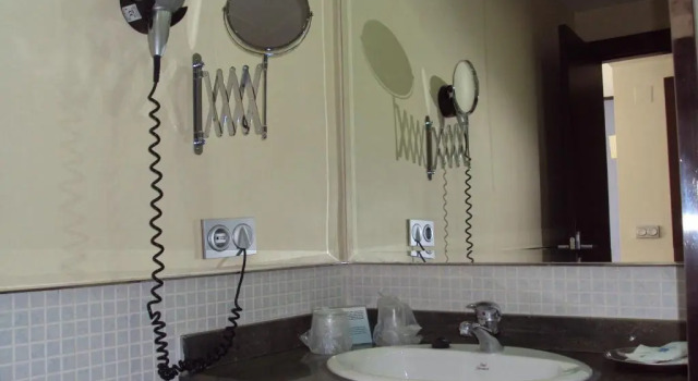 Трёхместный номер Standard Hotel Puerta de Ocaña