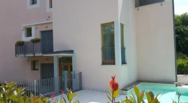 Sirmione Rosselli Apartments, Забронировать Апартаменты/квартира Апартаменты Колумбария Сирмионе, Апартаменты/квартира