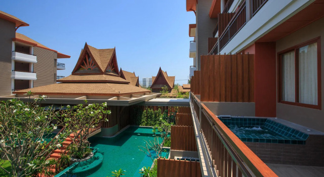 Номер Deluxe с балконом Ayrest Hua Hin Hotel