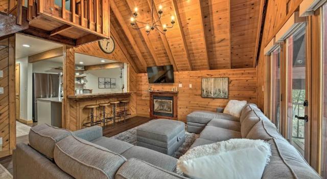 Pinetop Chalet Cabin ~ 1 Mi to Woodland Park, Reserva ahora Chalet de montaña Pinetop-Lakeside Arizona