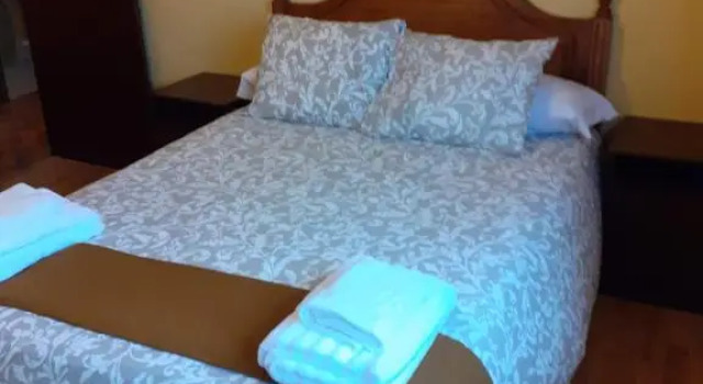 Praia da Borna 1ºB, Book Hotel  