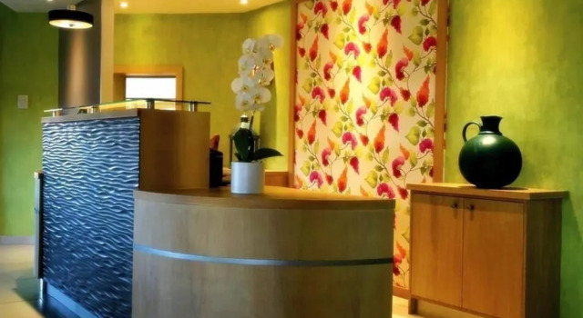 Royal Sable B&B, Book Bed and Breakfast Hoteller i Boksburg med pool, Swimmingpool