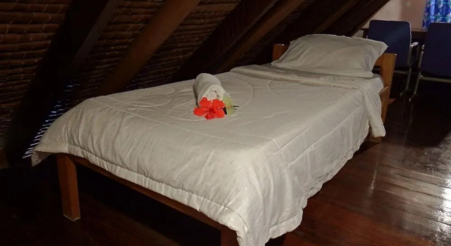 Treetops Lodge, Book Guesthouse Hotels in The Chief with Breakfast, Breakfasts