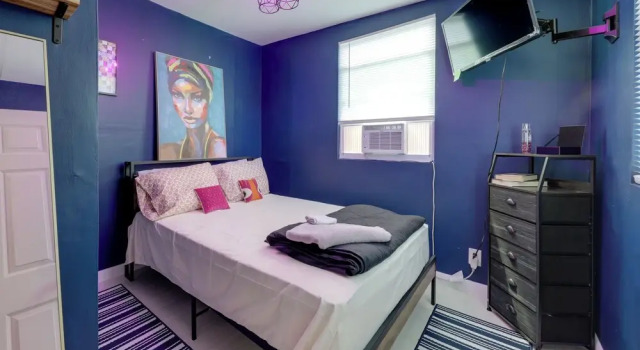 Pet-friendly Fort Lauderdale Home: 8 Mi to Beach!