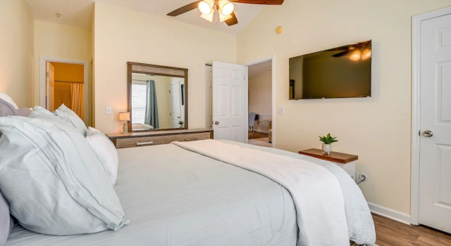 Апартаменты Myrtle Beach Condo w/ Large Balcony & Pool Access
