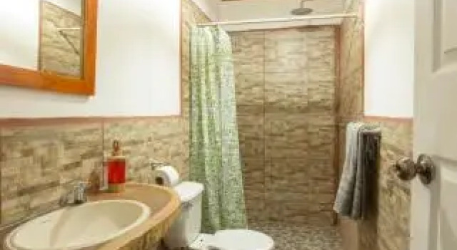 Mapayapa Bungalows, Prenota Hotel Hotel a León con piscina, Piscina