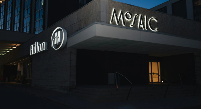 Hilton Toronto Airport Hotel & Suites