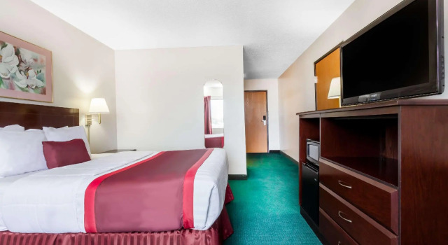Двухместный номер Standard Ramada by Wyndham Tell City