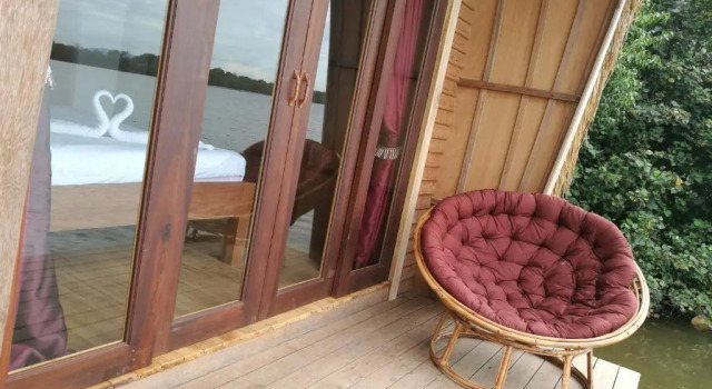 Двухместный номер Standard с видом на озеро Bamboo Bungalow