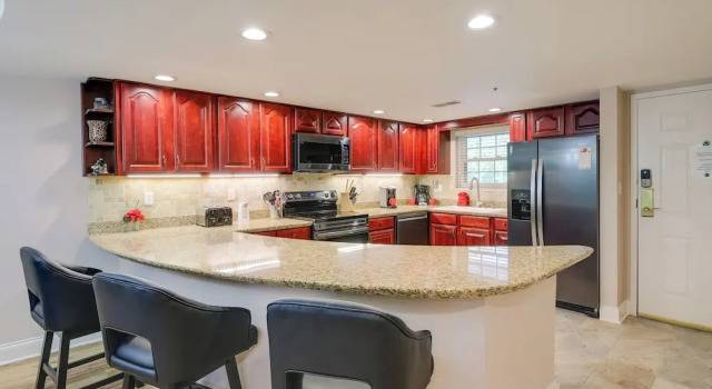 Gatlinburg Condo ~ 2 Mi to Smoky Mountains!