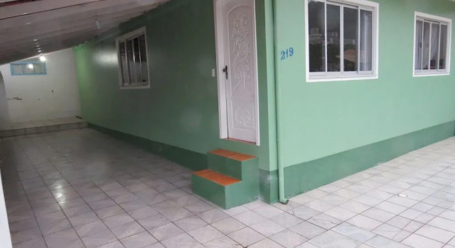 Casa Green, Забронировать Дом для отпуска Виллы Бомбиньяс, рядом с Пляж Canto Grande, Вилла