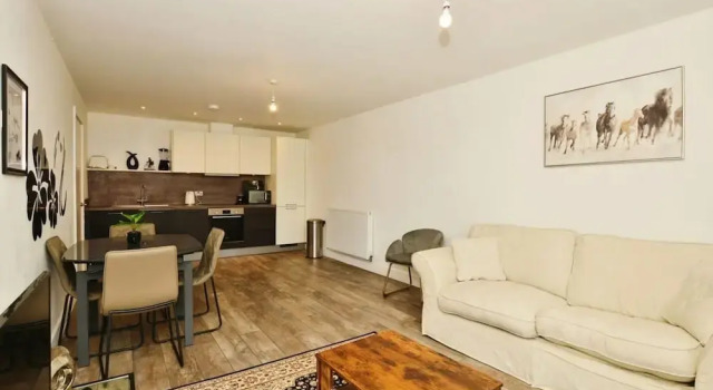 Sleek 2 Bedroom Apartment - Sofa-bed - Ashford, Varaa Huoneisto Asunnot kohteessa Merseyside, Huoneisto