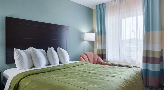 Standard Vierer Zimmer Quality Inn Calhoun North I-75