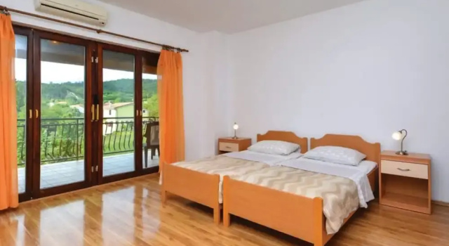 Sobe Melada, Varaa Bed and Breakfast Hotellit Split-Dalmatia pysäköinnillä, Pysäköinti