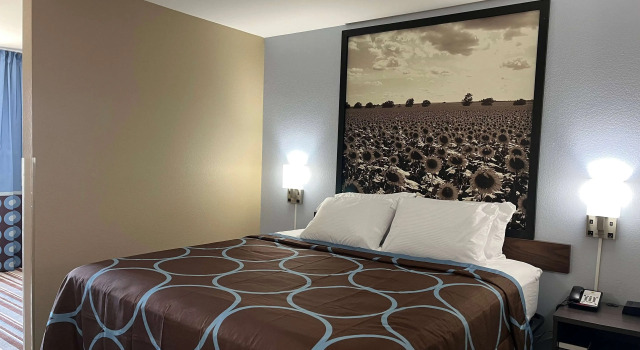 Super 8 by Wyndham Independence KS