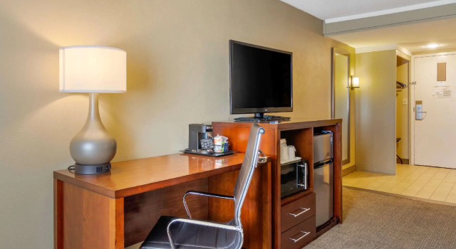 Четырёхместный номер Standard Holiday Inn Express Denver Central - North