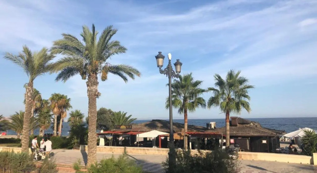 Коттедж GRAN CASA con TERRAZA a 3 min Playa con Wifi - rodeada de servicios