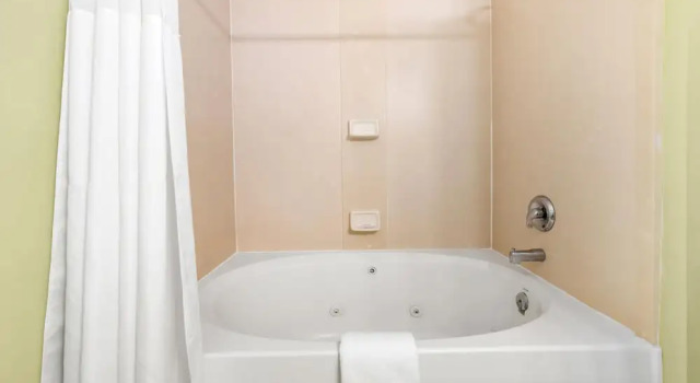 Люкс Tidelands Caribbean Boardwalk Hotel and Suites