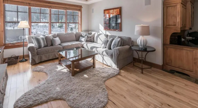Luxury 4BD Village at Northstar Residence - Iron Horse South 412, Забронировать Отель Траки Скво-Вэлли, рядом с Горнолыжный курорт Northstar