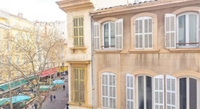 Le Vacon III - 2 chambres centre de Marseille, Забронировать Отель Отели Марселя с парковкой, рядом с Национальный театр Марселя Ла Крие, Парковка