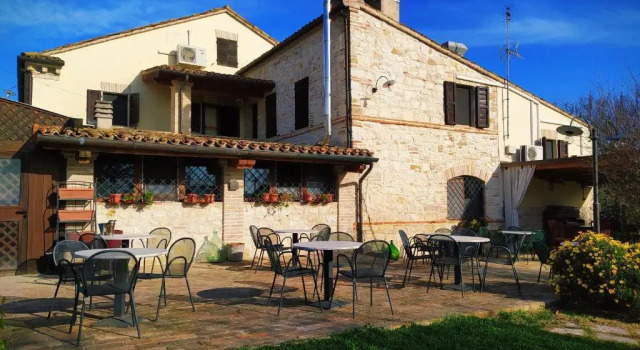 Il Girasole Country House, Rezervovat Hotel Camerano 