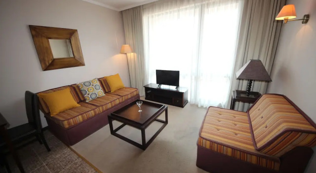 Апартаменты с балконом и с видом на море Menada Apartments in Royal Beach