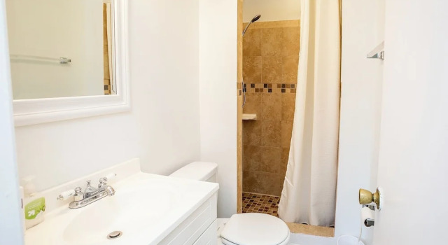 Апартаменты Comfort Comfy and Cozy - Min from National Mall