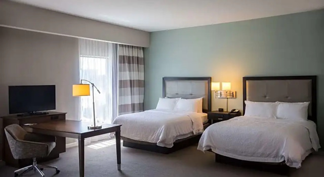 Четырёхместный люкс Hampton Inn & Suites Charlotte/Ballantyne