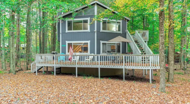 Коттедж Home w/ Hot Tub & Arrowhead Lake Community Perks!