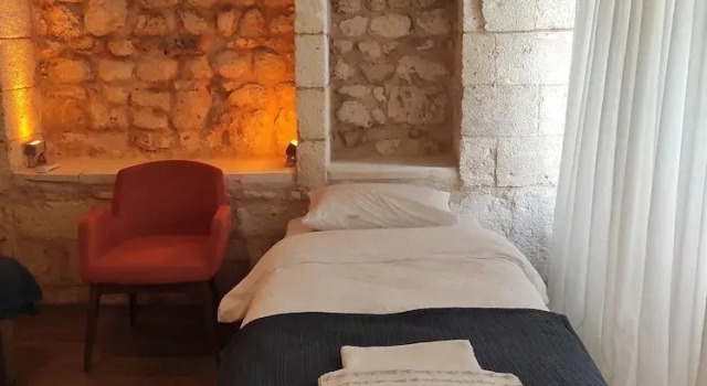 Трёхместный номер Comfort с балконом и с видом на внутренний двор Pin Traveler House