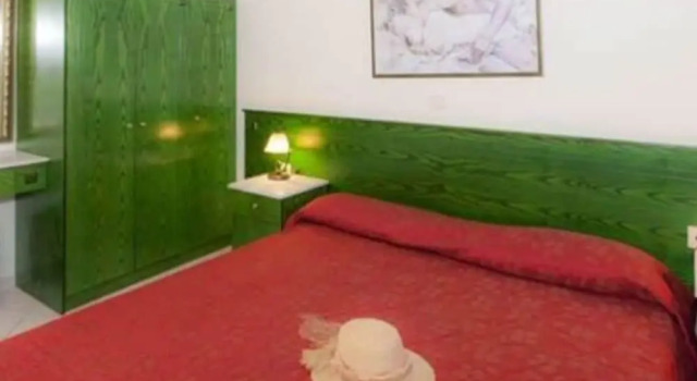 Room in Apartment - L'eremo Luxury Studio