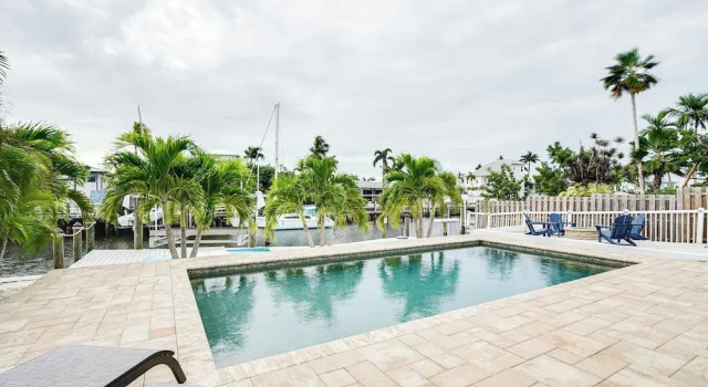Updated St James City Home on Canal w/ Pool & Dock, Book Feriehus Saint James City Florida