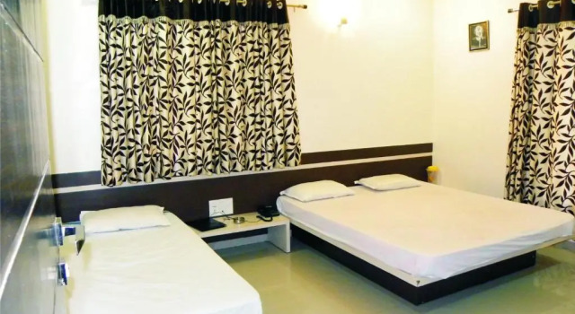 Номер Standard Hotel Shradha Saburi Palace