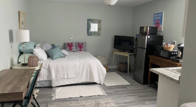1 Bedroom Studio Cottage Patio Grill Firepit Parking, 预订 度假屋 Gulf Stream 美利坚合众国-美利堅合眾國