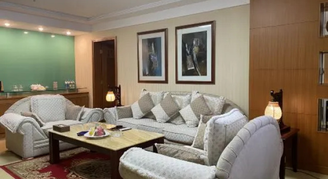 Люкс Executive Grand Hotel Overseas Traders Club