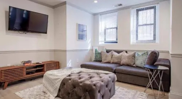 Cheery 1-BR in the of Shaw 2 blocks to subway, Забронировать Отель Northwest Вашингтон, рядом с Говардский университет