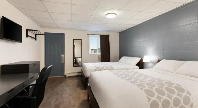 Двухместный номер Standard Howard Johnson by Wyndham Grande Prairie