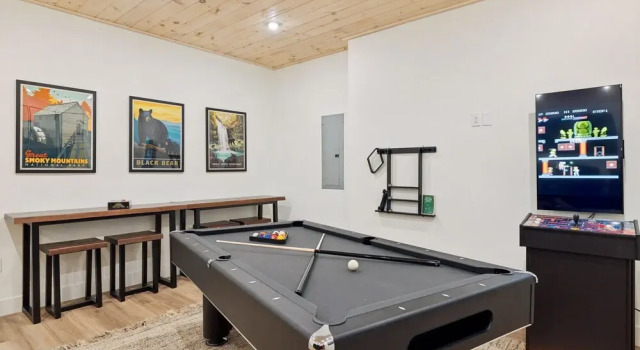 Апартаменты Brand New Private Pool Theater Game Room