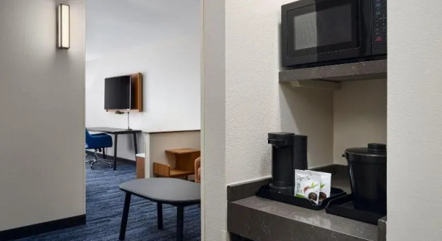 Четырёхместный люкс Fairfield Inn & Suites Auburn Opelika