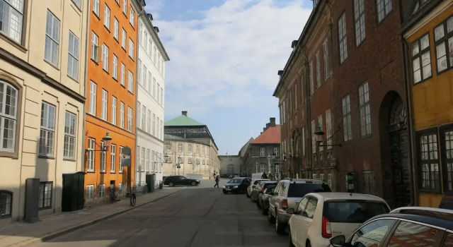 apartment historical building 1374-1
