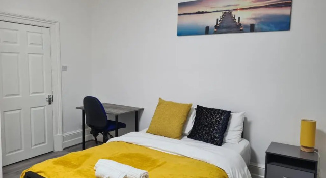 West Street 3-Bed 3-Ensuite Apartment Leicester
