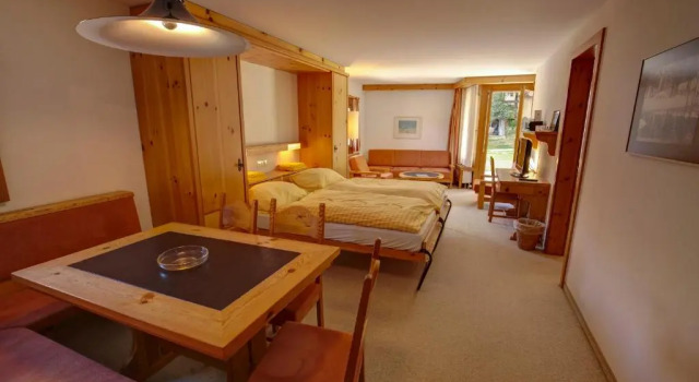 Chesa Munteratsch 2-Zimmerwohnung 105 Typ E, Book Hotel Silvaplana 