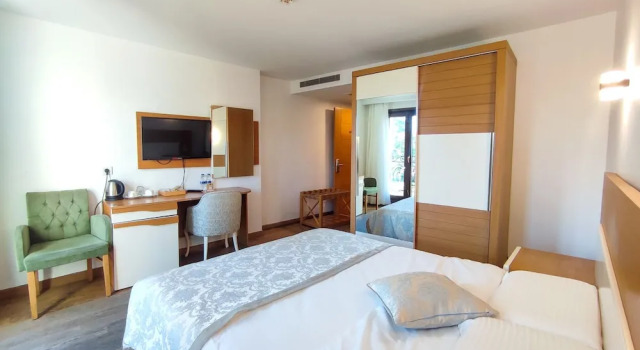 Двухместный номер Standard с частичным видом на море Shah Inn Hotel