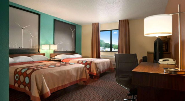 Четырёхместный номер Standard Super 8 by Wyndham East Peoria