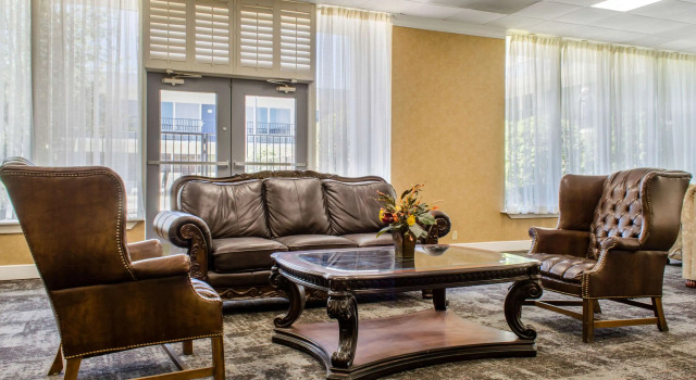 Quality Inn & Suites, Varaa Hotelli Laurel Mississippi