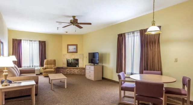 Семейный люкс Branson Towers Hotel