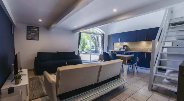 Коттедж с видом на внутренний двор Gîte Petit Luberon chez Manon en Luberon - Vacation rental in guest house