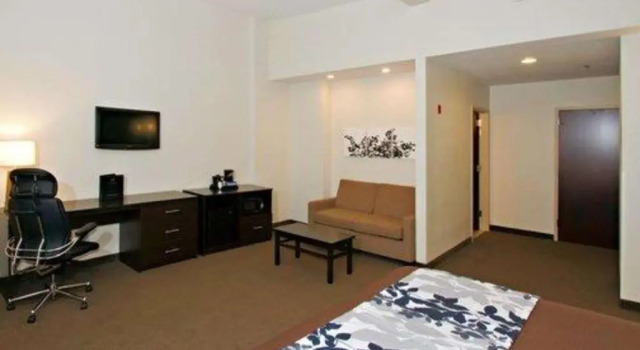 Люкс Sleep Inn & Suites Downtown Inner Harbor